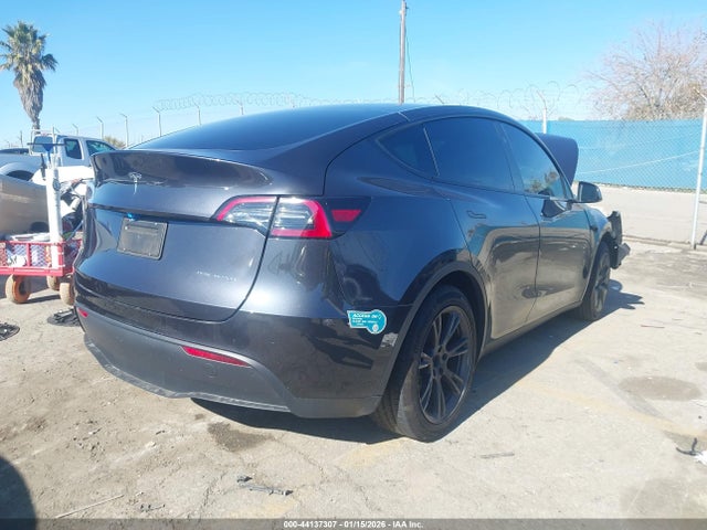 2025 TESLA MODEL Y 7SAYGDEE2SF260465 Photo 3