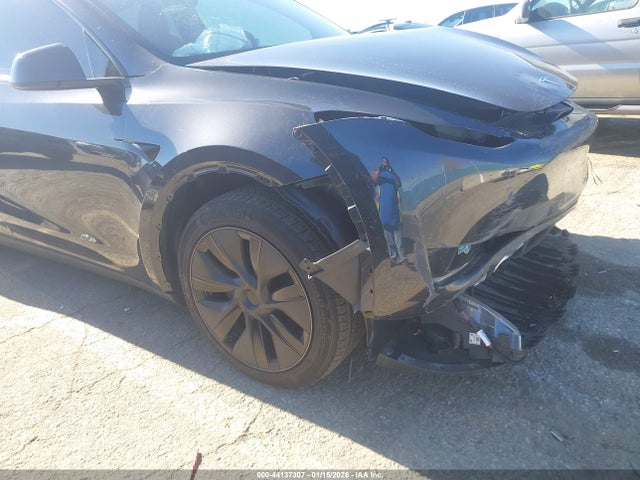 2025 TESLA MODEL Y 7SAYGDEE2SF260465 Photo 5