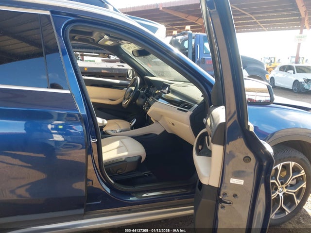 2021 BMW X1 WBXJG7C08M5T06721 Photo 4