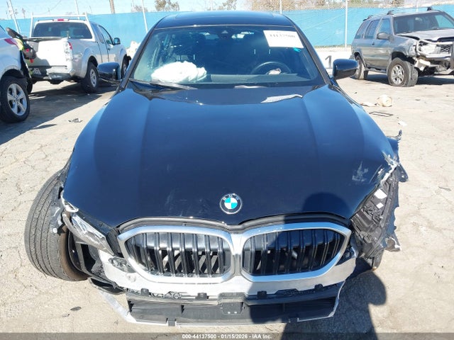 2024 Bmw 330i მანქანა იყიდება აუქციონზე, vin: 3MW69FF09R8E26702, აუქციონის ნომერი: 44137500