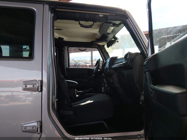 1C4HJWDG4FL533034 Jeep Wrangler Unlimited Sport
