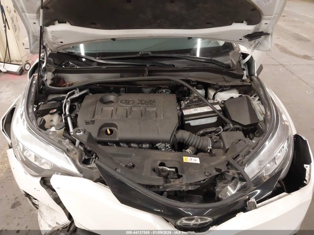 JTNKHMBX1M1095618 Toyota C-HR LE