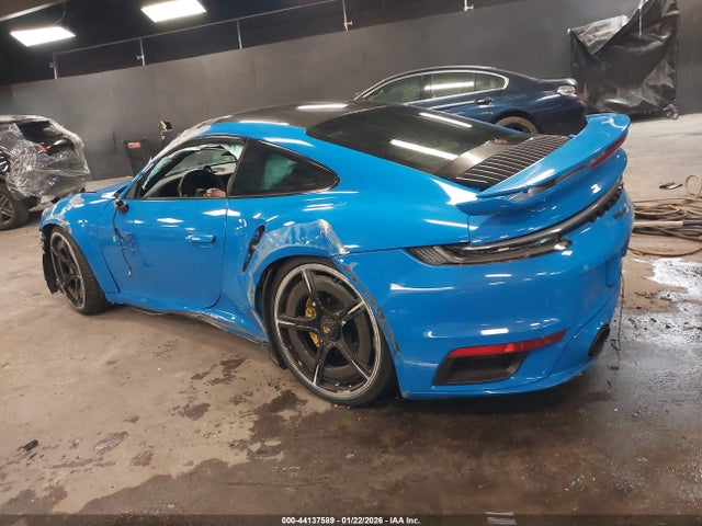 2022 PORSCHE 911 WP0AD2A97NS255211 Photo 2