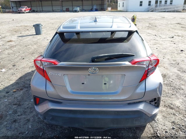JTNKHMBX7L1068423 Toyota C-HR LE