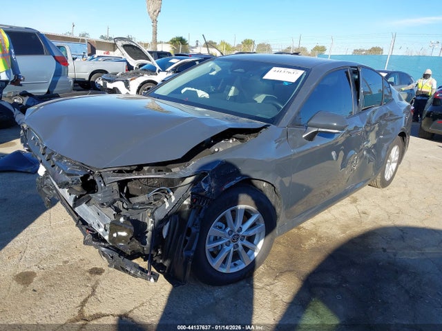 Toyota CAMRY LE 2026 4T1DAACK9TU680801 Image 2