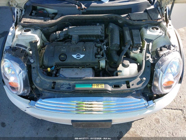 2010 MINI COOPER WMWMR3C51ATU98223 Photo 9