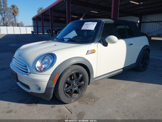 2010 MINI COOPER WMWMR3C51ATU98223 Photo 1