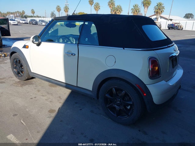 2010 MINI COOPER WMWMR3C51ATU98223 Photo 2