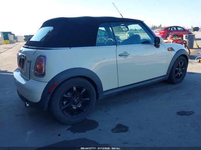 2010 MINI COOPER WMWMR3C51ATU98223 Photo 3