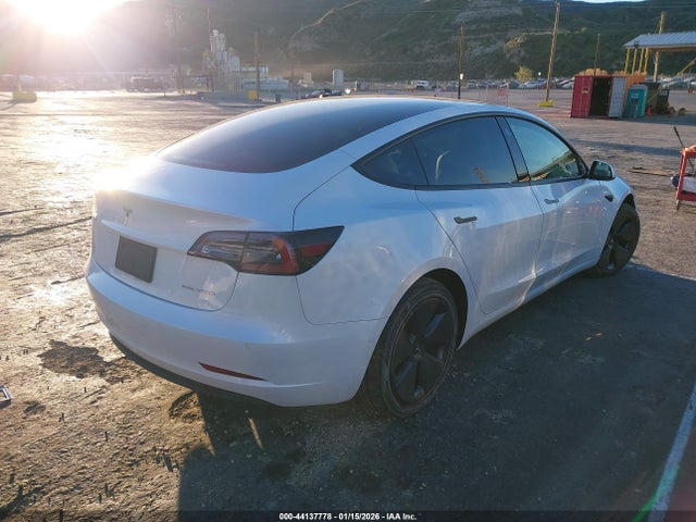 2022 TESLA MODEL 3 5YJ3E1EB6NF267375 Photo 3