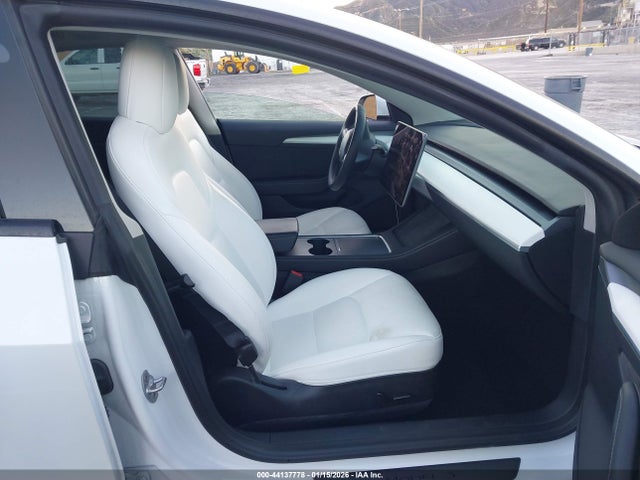 2022 TESLA MODEL 3 5YJ3E1EB6NF267375 Photo 4