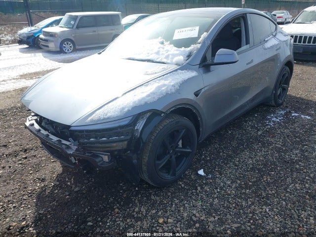 7SAYGDEE0TA479326 Tesla Model Y Long Range Launch Series/premium All-wheel Drive