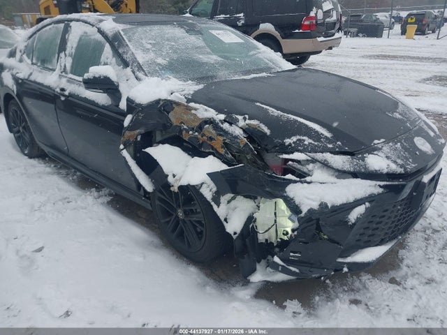 4T1DBADK8SU029217 Toyota CAMRY SE