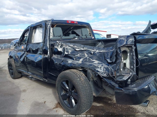 44137946 :رقم المزاد ، 1C6RR6KT2FS570433 vin ، 2015 Ram 1500 Express مزاد بيع