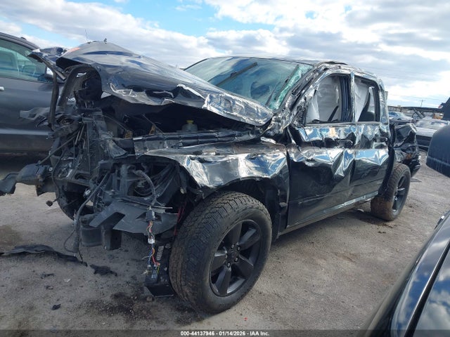 44137946 :رقم المزاد ، 1C6RR6KT2FS570433 vin ، 2015 Ram 1500 Express مزاد بيع