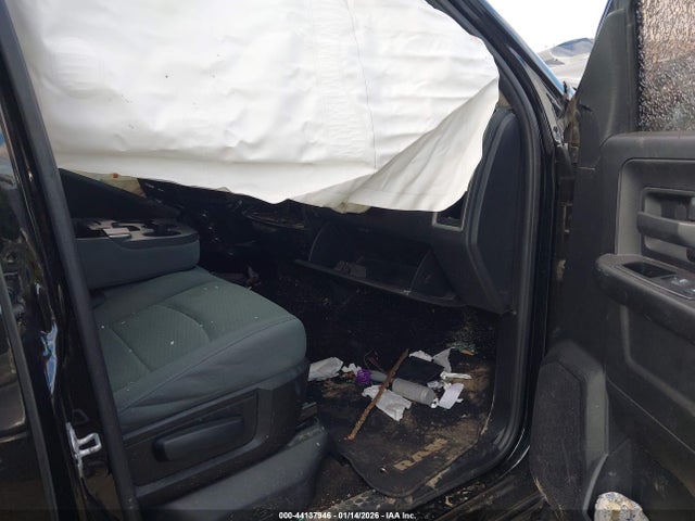 44137946 :رقم المزاد ، 1C6RR6KT2FS570433 vin ، 2015 Ram 1500 Express مزاد بيع