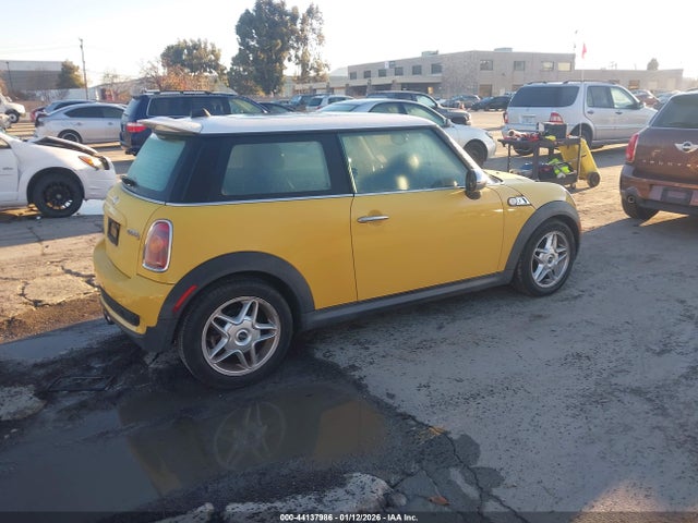 2009 MINI COOPER S WMWMF73549TW83703 Photo 3