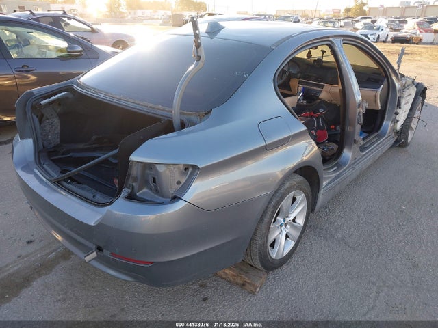 2011 BMW 528I WBAFR1C51BC744587 Photo 3