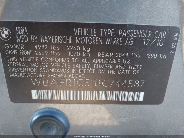 2011 BMW 528I WBAFR1C51BC744587 Photo 8
