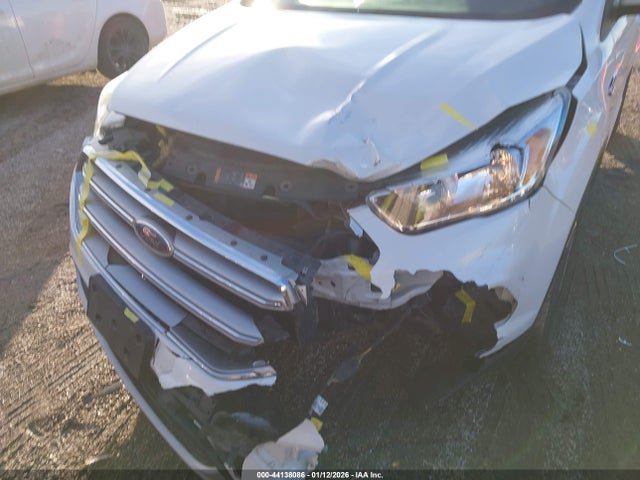 1FMCU0GD8HUB27332 Ford ESCAPE SE