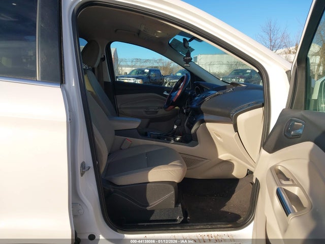 1FMCU0GD8HUB27332 Ford ESCAPE SE