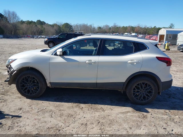 JN1BJ1CP8HW023509 Nissan Rogue Sport Sl