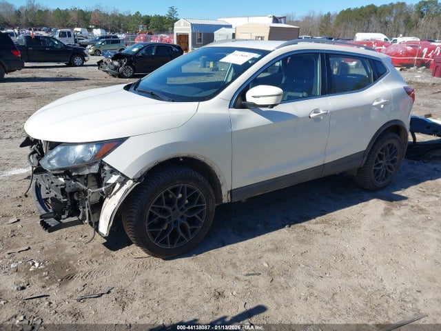 JN1BJ1CP8HW023509 Nissan Rogue Sport Sl