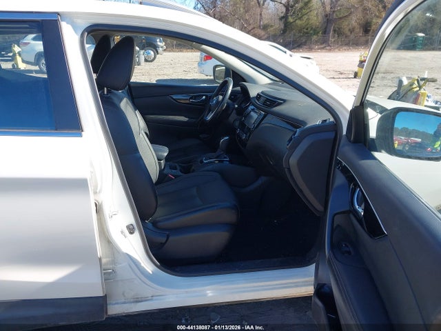 JN1BJ1CP8HW023509 Nissan Rogue Sport Sl