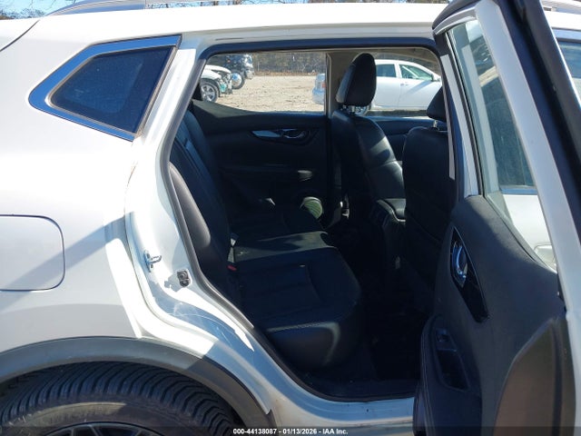 JN1BJ1CP8HW023509 Nissan Rogue Sport Sl