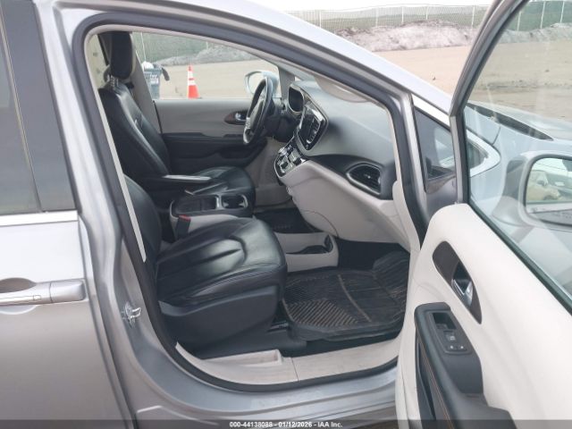 2017 CHRYSLER PACIFICA 2C4RC1BG9HR529947 Photo 4