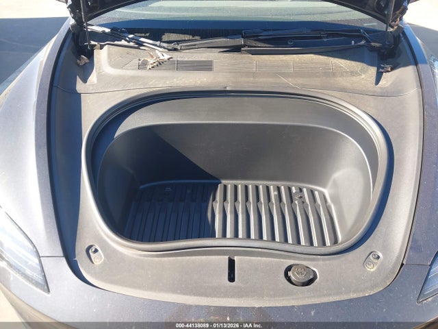 44138089 :رقم المزاد ، 5YJ3E1EB0SF902523 vin ، 2025 Tesla Model 3 Long Range All-wheel Drive مزاد بيع
