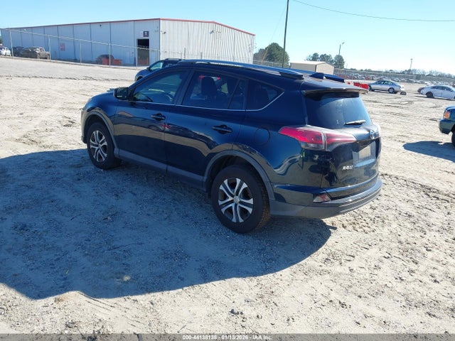 2018 TOYOTA RAV4 JTMZFREV9JJ167760 Photo 2