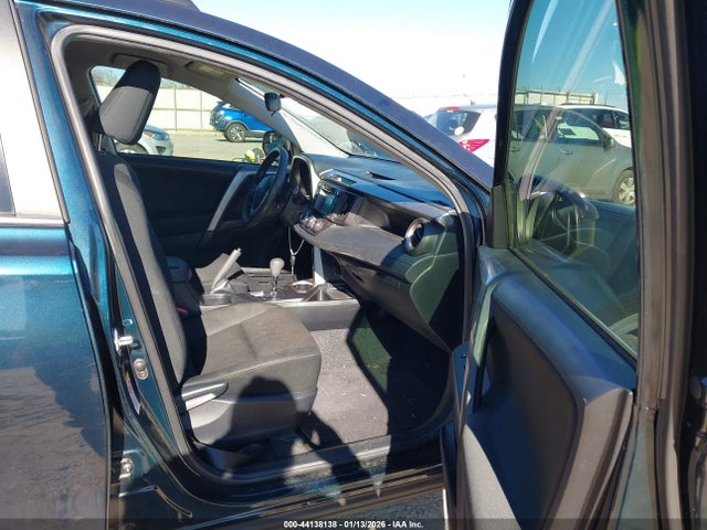 2018 TOYOTA RAV4 JTMZFREV9JJ167760 Photo 4