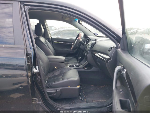 2011 KIA SORENTO 5XYKU3A16BG020840 Photo 4