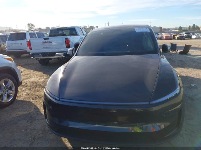 7SAYGDED4TF524634 Tesla Model Y Premium Rear-wheel Drive/standard Rear-wheel Drive