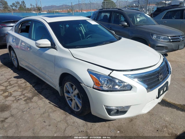 Nissan Altima 2.5 Sv 2015 1N4AL3AP2FC574265 головне зображення