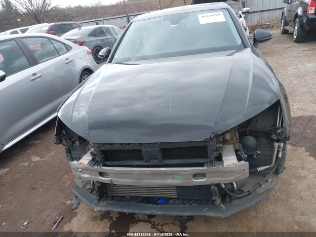 Продаж на аукціоні авто 2017 Audi A4 2.0t Premium, vin: WAUANAF44HN025615, номер лоту: 44138249