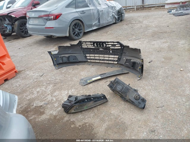 Продаж на аукціоні авто 2017 Audi A4 2.0t Premium, vin: WAUANAF44HN025615, номер лоту: 44138249
