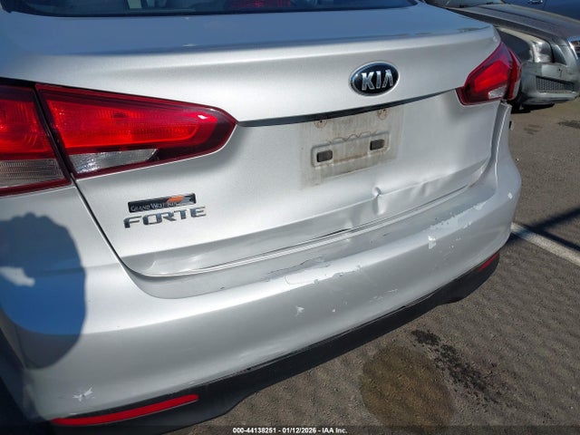 3KPFL4A74HE137644 KIA FORTE LX