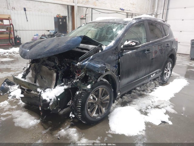 Toyota Rav4 Xle 2018 2T3RFREV9JW766787 Image 2