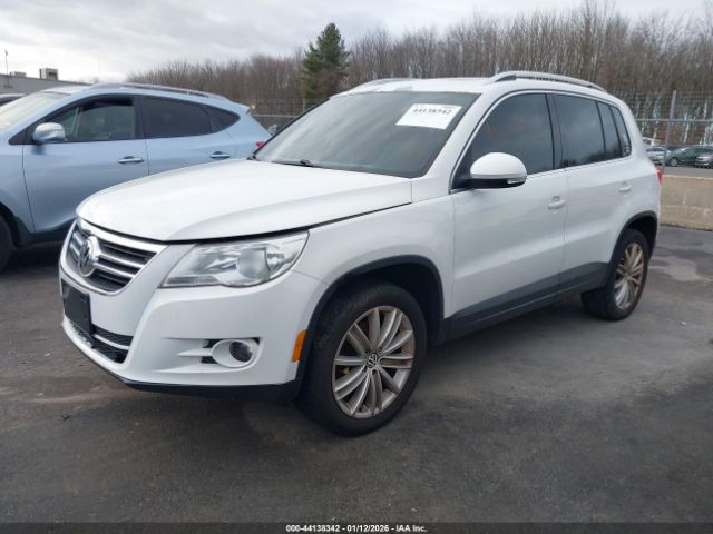 2011 VOLKSWAGEN TIGUAN WVGAV7AX1BW540592 Photo 1