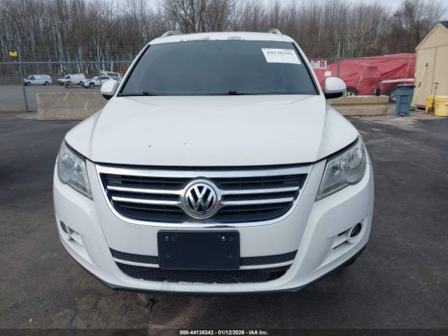 2011 VOLKSWAGEN TIGUAN WVGAV7AX1BW540592 Photo 5
