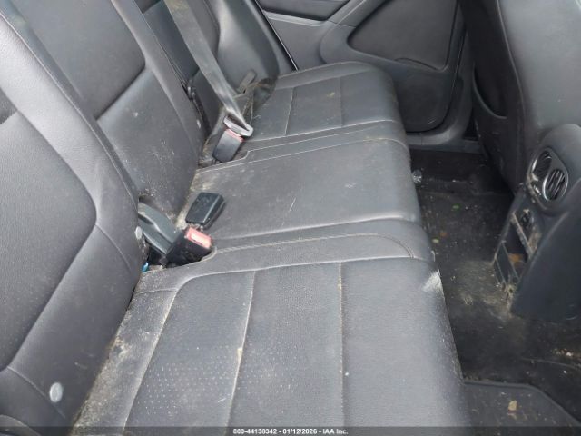 2011 VOLKSWAGEN TIGUAN WVGAV7AX1BW540592 Photo 7