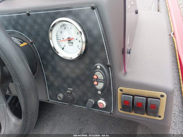 Продаж на аукціоні авто 2020 Tracker 16', vin: BUJ54994H920, номер лоту: 44138408