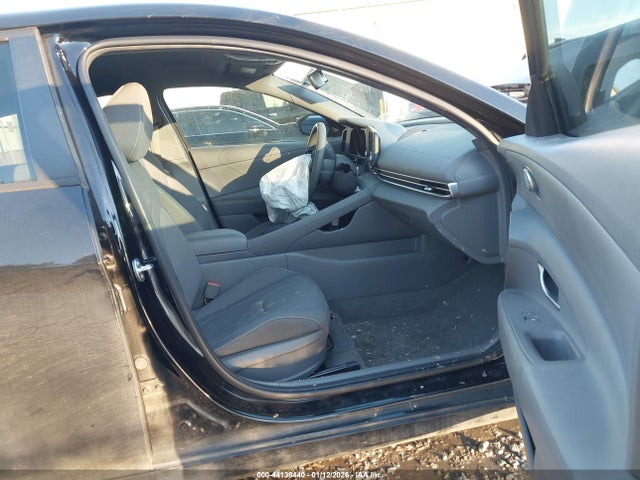 KMHLM4AG1PU596626 Hyundai ELANTRA SEL