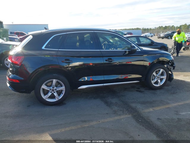2021 Audi Q5 Premium 45 Tfsi Quattro S Tronic მანქანა იყიდება აუქციონზე, vin: WA1AAAFY2M2058152, აუქციონის ნომერი: 44138564