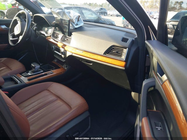 2021 Audi Q5 Premium 45 Tfsi Quattro S Tronic მანქანა იყიდება აუქციონზე, vin: WA1AAAFY2M2058152, აუქციონის ნომერი: 44138564