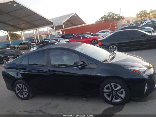 JTDKARFU9G3018395 Toyota Prius Four Touring