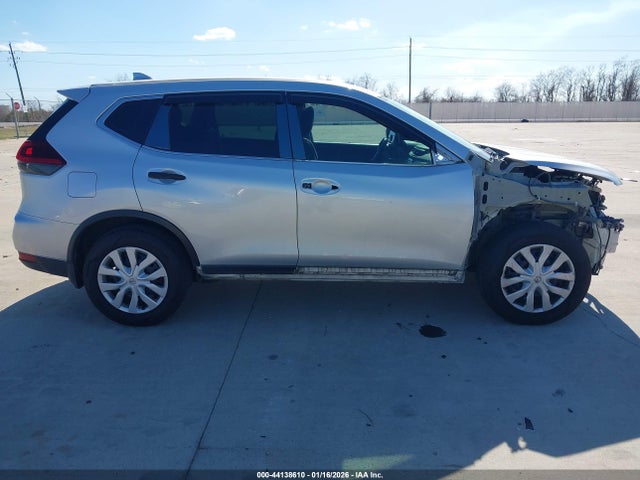 5N1AT2MT5LC795637 Nissan Rogue S Fwd