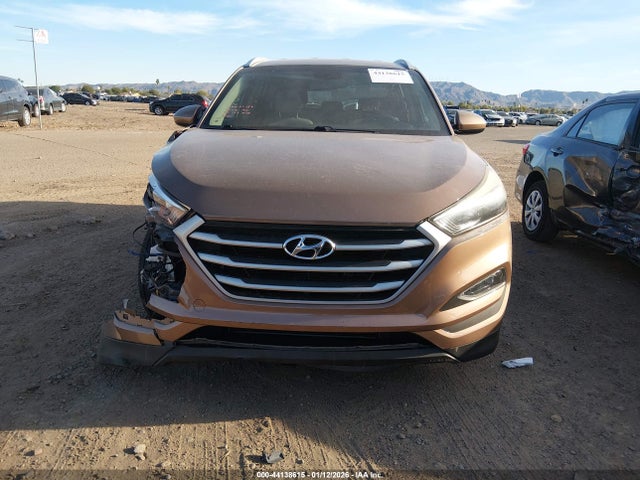 KM8J33A45HU395730 Hyundai TUCSON SE